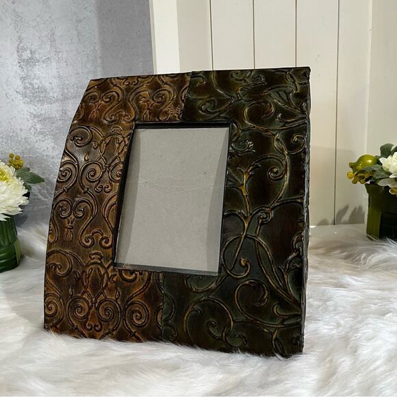 NEW Z Gallerie Curved Metal Scroll Etched Vines Frame 5x7 Green Amber NWOT - Picture 3 of 15